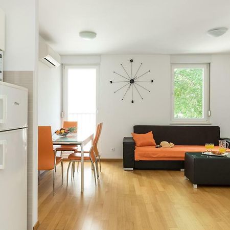 Apartment Marcela With Private Parking Сплит Екстериор снимка