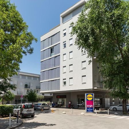 Apartment Marcela With Private Parking Сплит Екстериор снимка