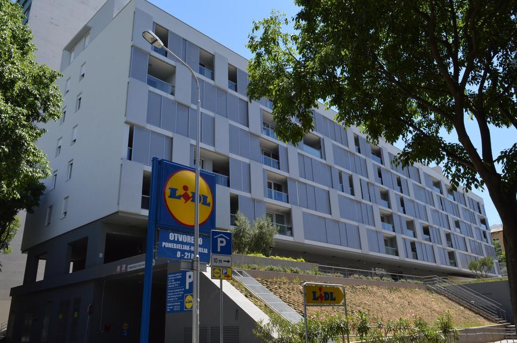 Apartment Marcela With Private Parking Сплит Екстериор снимка