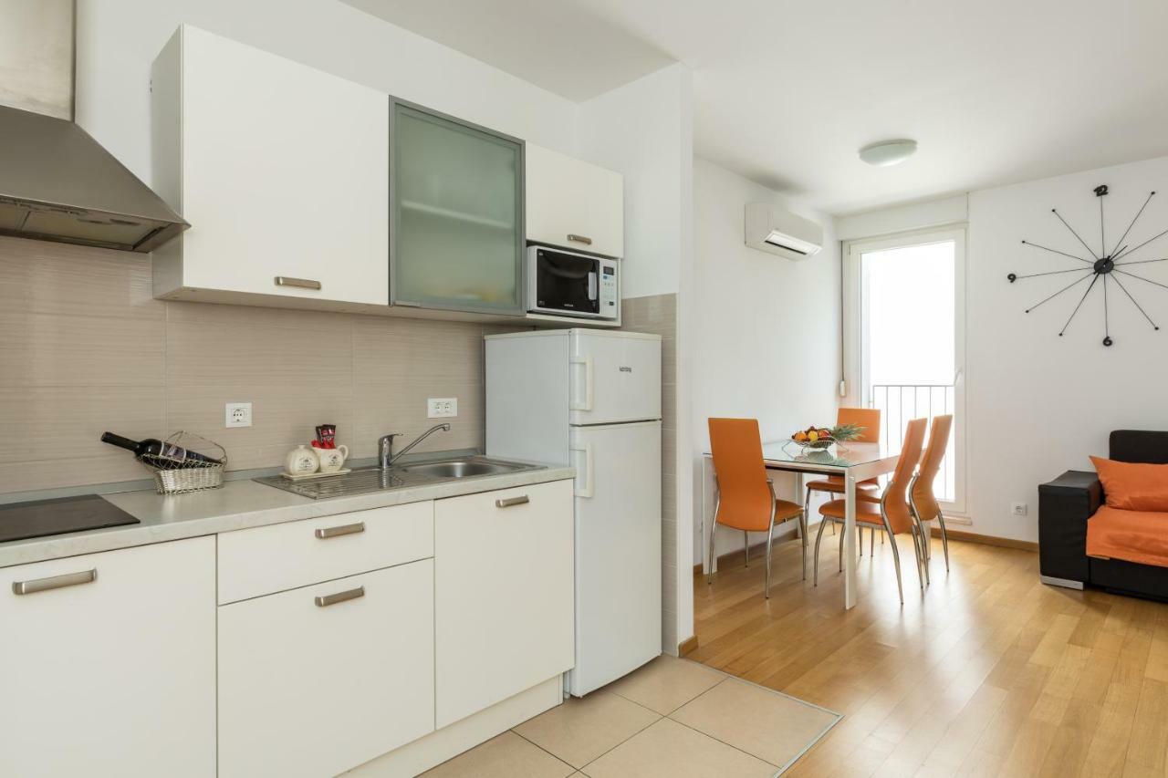 Apartment Marcela With Private Parking Сплит Екстериор снимка